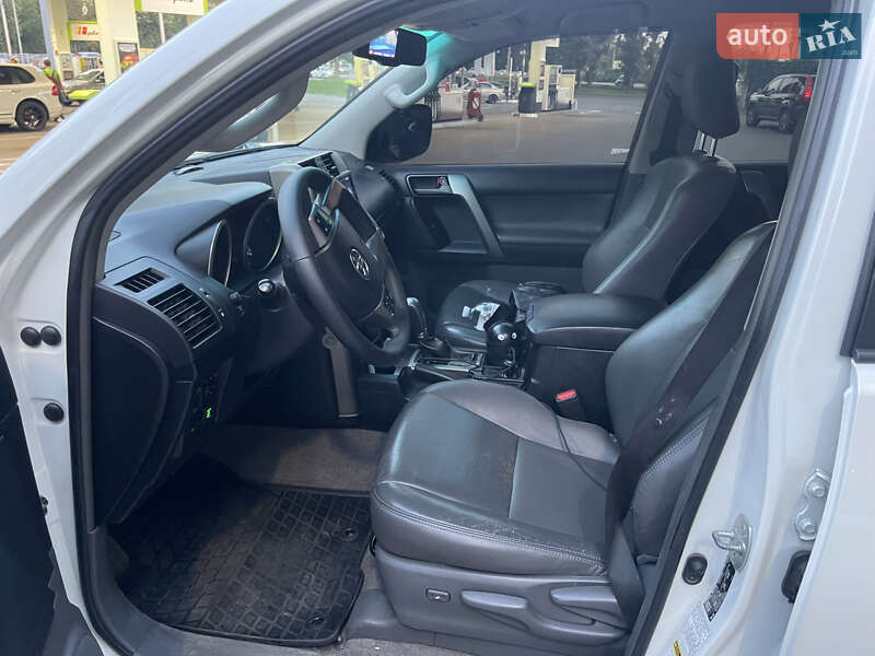 Позашляховик / Кросовер Toyota Land Cruiser Prado 2011 в Києві фото 15 Позашляховик / Кросовер Toyota Land Cruiser Prado 2011 в Києві