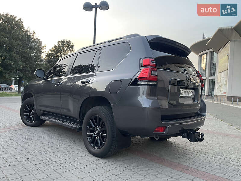 Внедорожник / Кроссовер Toyota Land Cruiser Prado 2020 в Днепре