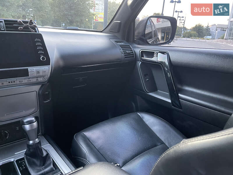 Внедорожник / Кроссовер Toyota Land Cruiser Prado 2020 в Днепре
