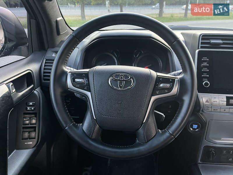 Внедорожник / Кроссовер Toyota Land Cruiser Prado 2020 в Днепре