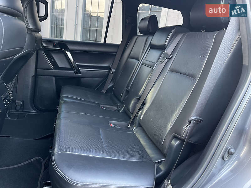 Внедорожник / Кроссовер Toyota Land Cruiser Prado 2020 в Днепре