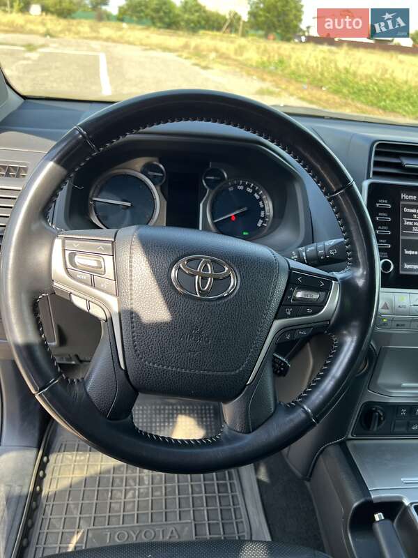 Внедорожник / Кроссовер Toyota Land Cruiser Prado 2022 в Полтаве фото 23 Внедорожник / Кроссовер Toyota Land Cruiser Prado 2022 в Полтаве
