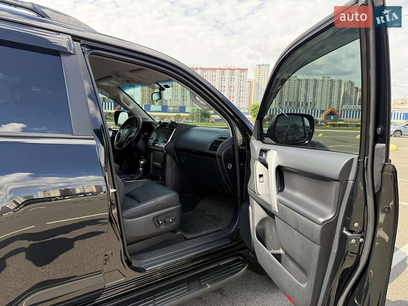 Внедорожник / Кроссовер Toyota Land Cruiser Prado 2021 в Киеве