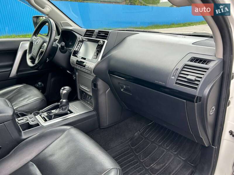Внедорожник / Кроссовер Toyota Land Cruiser Prado 2018 в Киеве