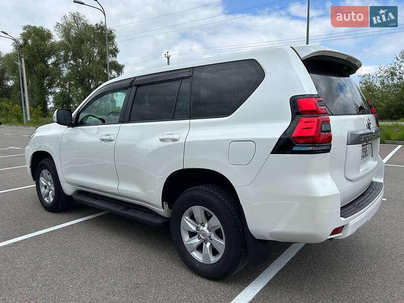 Внедорожник / Кроссовер Toyota Land Cruiser Prado 2018 в Киеве