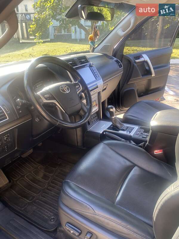 Внедорожник / Кроссовер Toyota Land Cruiser Prado 2019 в Киеве фото 15 Внедорожник / Кроссовер Toyota Land Cruiser Prado 2019 в Киеве