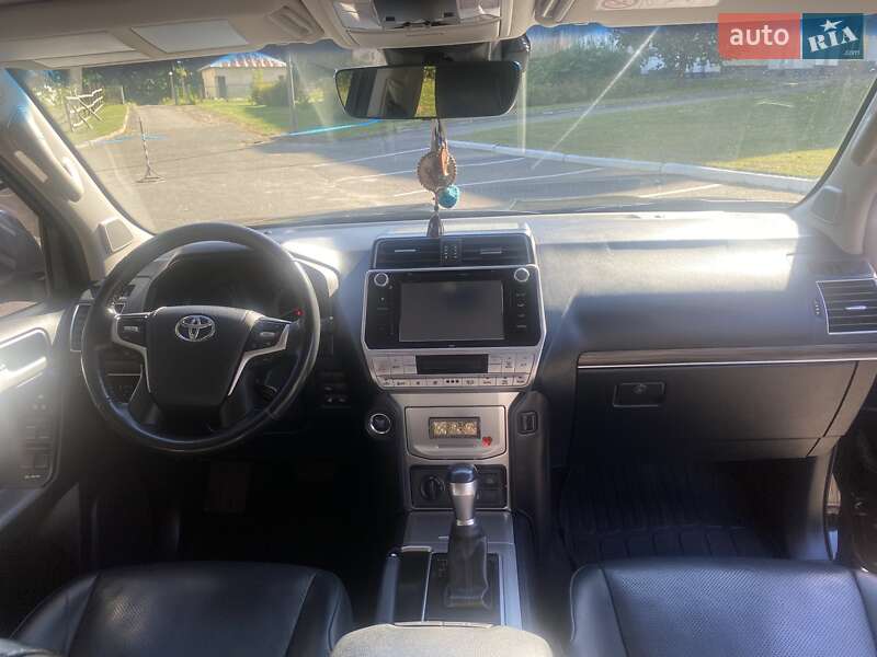 Внедорожник / Кроссовер Toyota Land Cruiser Prado 2019 в Киеве фото 18 Внедорожник / Кроссовер Toyota Land Cruiser Prado 2019 в Киеве