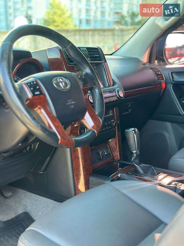 Внедорожник / Кроссовер Toyota Land Cruiser Prado 2013 в Киеве