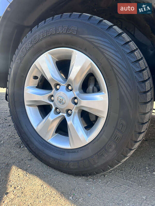 Внедорожник / Кроссовер Toyota Land Cruiser Prado 2013 в Киеве