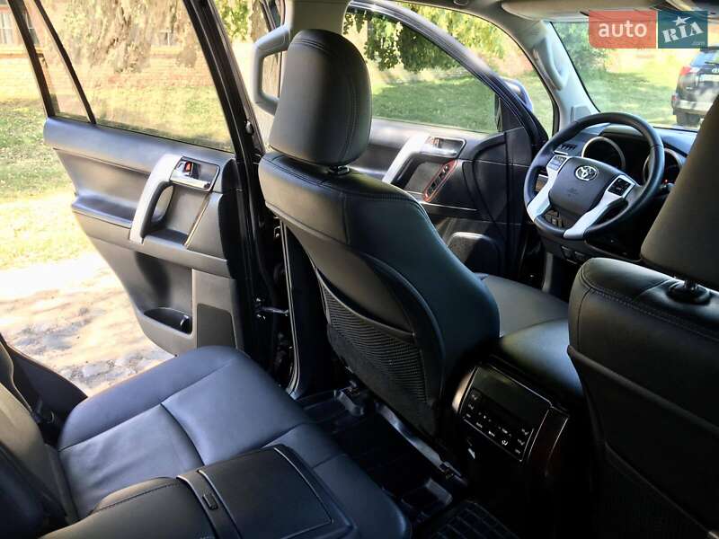 Внедорожник / Кроссовер Toyota Land Cruiser Prado 2014 в Гатном фото 12 Внедорожник / Кроссовер Toyota Land Cruiser Prado 2014 в Гатном