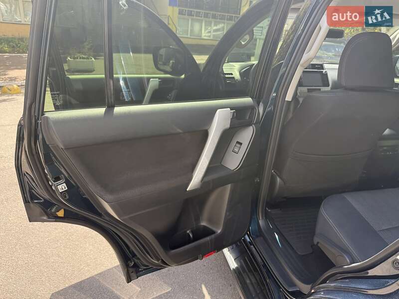 Внедорожник / Кроссовер Toyota Land Cruiser Prado 2017 в Киеве