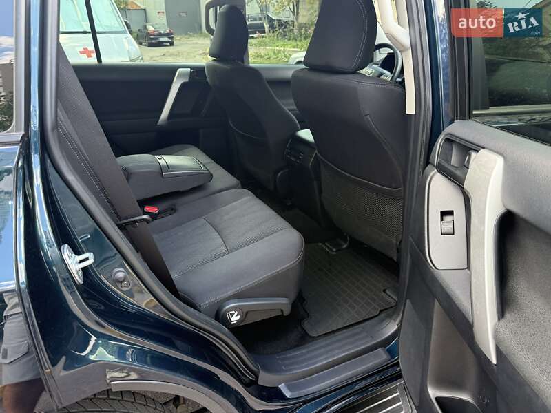 Внедорожник / Кроссовер Toyota Land Cruiser Prado 2017 в Киеве