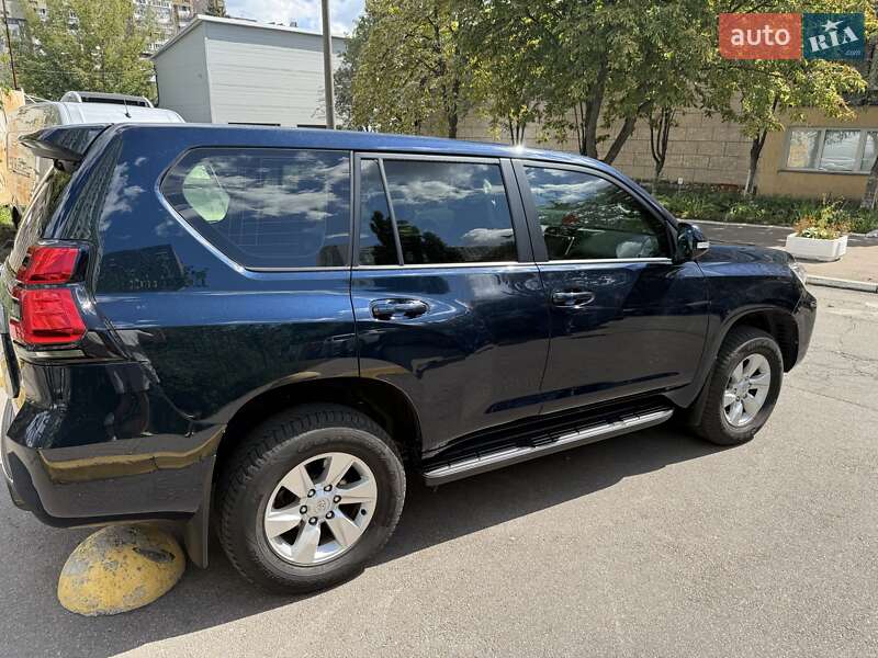 Внедорожник / Кроссовер Toyota Land Cruiser Prado 2017 в Киеве