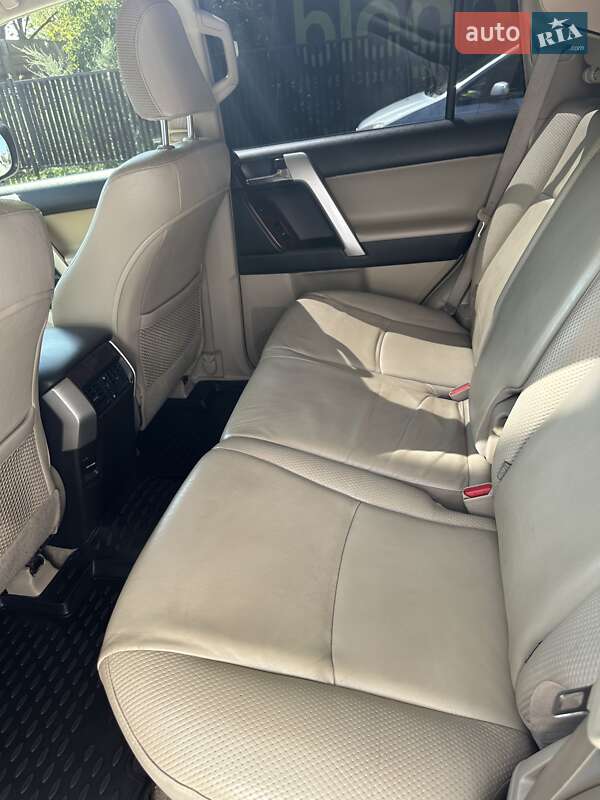 Внедорожник / Кроссовер Toyota Land Cruiser Prado 2010 в Ивано-Франковске