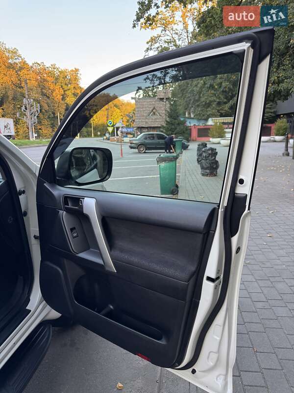 Внедорожник / Кроссовер Toyota Land Cruiser Prado 2019 в Виннице фото 45 Внедорожник / Кроссовер Toyota Land Cruiser Prado 2019 в Виннице