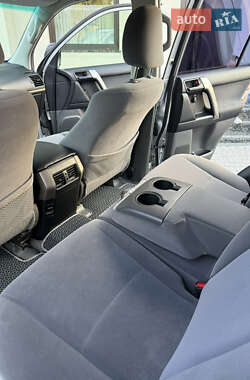 Внедорожник / Кроссовер Toyota Land Cruiser Prado 2012 в 