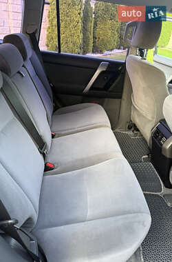 Внедорожник / Кроссовер Toyota Land Cruiser Prado 2012 в 