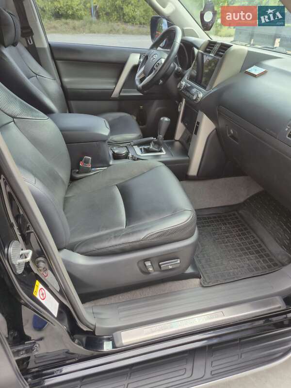 Внедорожник / Кроссовер Toyota Land Cruiser Prado 2012 в Днепре
