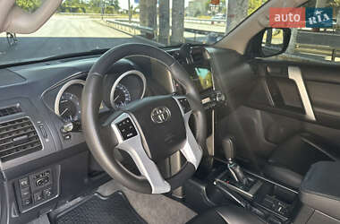 Внедорожник / Кроссовер Toyota Land Cruiser Prado 2012 в 