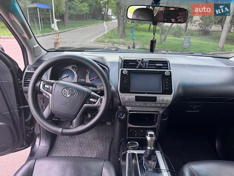 Внедорожник / Кроссовер Toyota Land Cruiser Prado 2017 в Николаеве