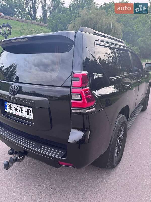 Внедорожник / Кроссовер Toyota Land Cruiser Prado 2017 в Николаеве