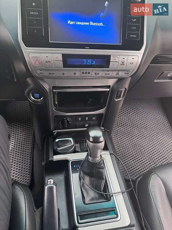 Внедорожник / Кроссовер Toyota Land Cruiser Prado 2017 в Николаеве