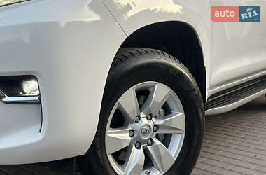 Позашляховик / Кросовер Toyota Land Cruiser Prado 2019 в 