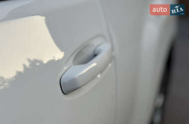 Позашляховик / Кросовер Toyota Land Cruiser Prado 2019 в 