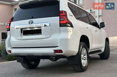 Позашляховик / Кросовер Toyota Land Cruiser Prado 2019 в 