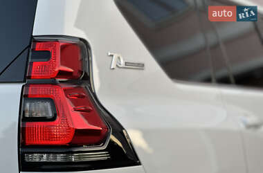 Позашляховик / Кросовер Toyota Land Cruiser Prado 2019 в 