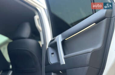 Позашляховик / Кросовер Toyota Land Cruiser Prado 2019 в 