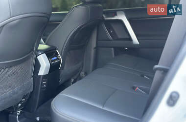 Позашляховик / Кросовер Toyota Land Cruiser Prado 2019 в 