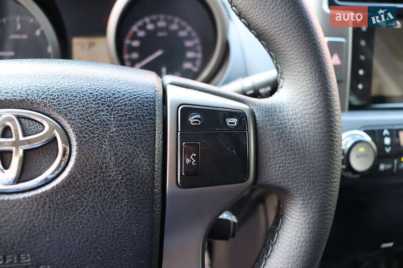 Внедорожник / Кроссовер Toyota Land Cruiser Prado 2013 в Львове
