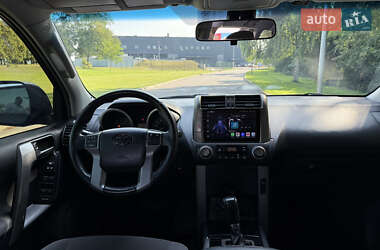 Внедорожник / Кроссовер Toyota Land Cruiser Prado 2012 в 