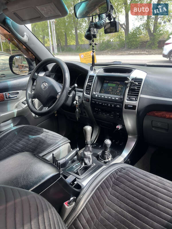 Позашляховик / Кросовер Toyota Land Cruiser Prado 2006 в Києві