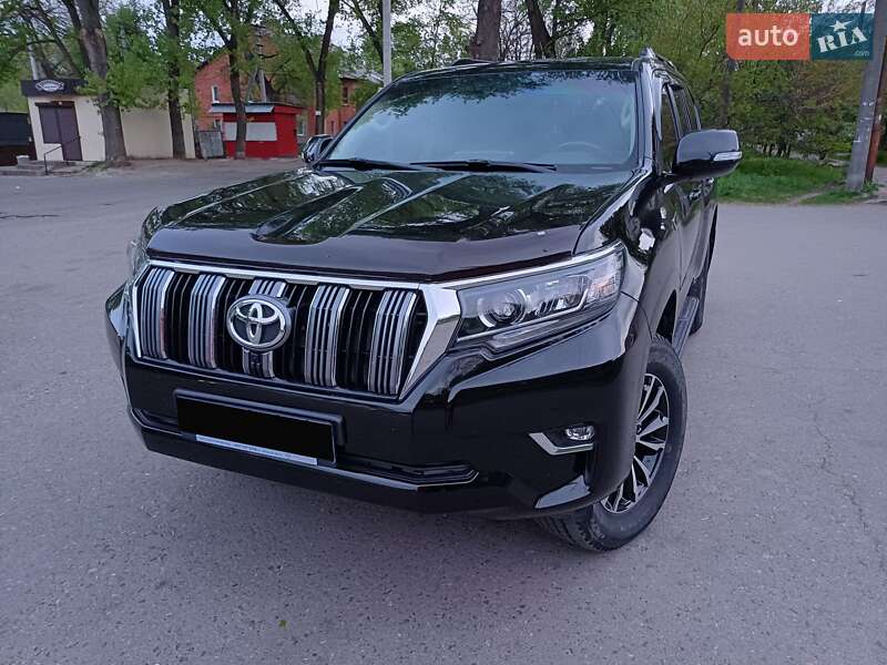 Внедорожник / Кроссовер Toyota Land Cruiser Prado 2010 в Александрие