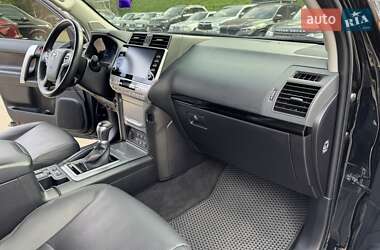 Позашляховик / Кросовер Toyota Land Cruiser Prado 2021 в  фото 25 Позашляховик / Кросовер Toyota Land Cruiser Prado 2021 в