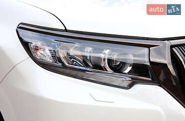 Позашляховик / Кросовер Toyota Land Cruiser Prado 2021 в  фото 30 Позашляховик / Кросовер Toyota Land Cruiser Prado 2021 в