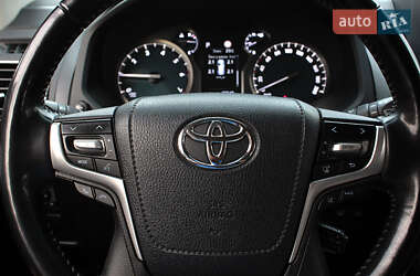Позашляховик / Кросовер Toyota Land Cruiser Prado 2021 в  фото 39 Позашляховик / Кросовер Toyota Land Cruiser Prado 2021 в
