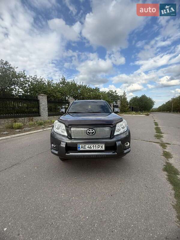 Внедорожник / Кроссовер Toyota Land Cruiser Prado 2010 в Харькове
