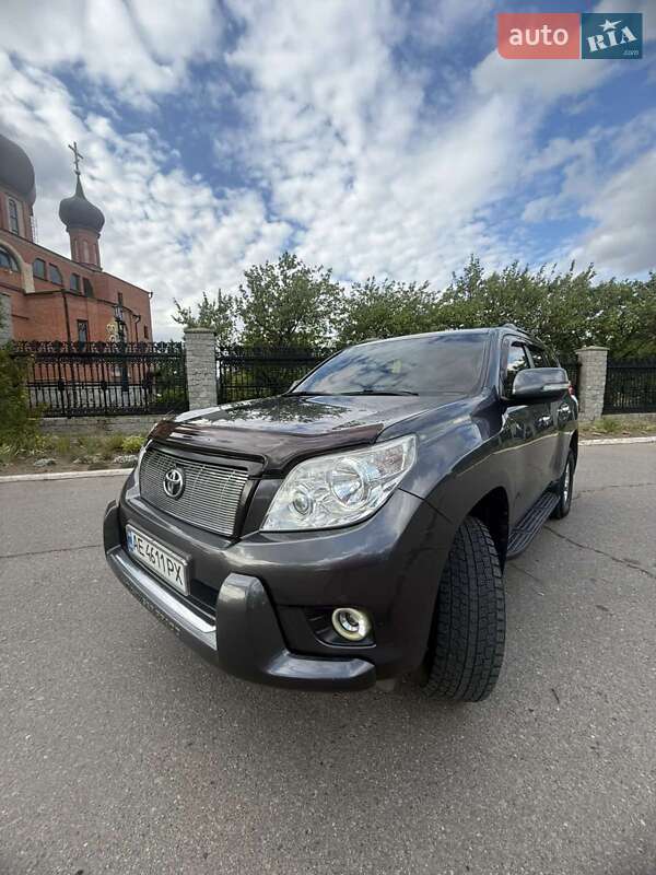 Внедорожник / Кроссовер Toyota Land Cruiser Prado 2010 в Харькове