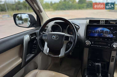 Внедорожник / Кроссовер Toyota Land Cruiser Prado 2010 в 