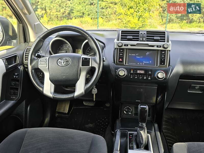 Внедорожник / Кроссовер Toyota Land Cruiser Prado 2017 в Хмельницком