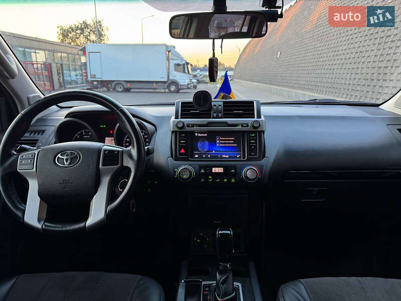 Внедорожник / Кроссовер Toyota Land Cruiser Prado 2016 в Киеве фото 16 Внедорожник / Кроссовер Toyota Land Cruiser Prado 2016 в Киеве