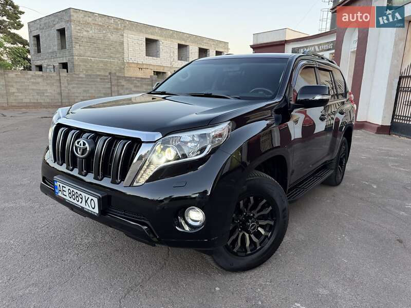 Внедорожник / Кроссовер Toyota Land Cruiser Prado 2015 в 