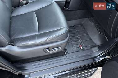 Внедорожник / Кроссовер Toyota Land Cruiser Prado 2015 в 