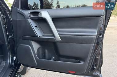 Внедорожник / Кроссовер Toyota Land Cruiser Prado 2015 в 