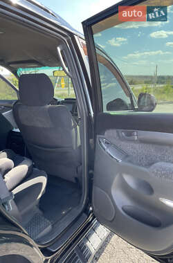 Внедорожник / Кроссовер Toyota Land Cruiser Prado 2005 в 