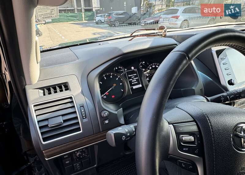Позашляховик / Кросовер Toyota Land Cruiser Prado 2021 в Києві