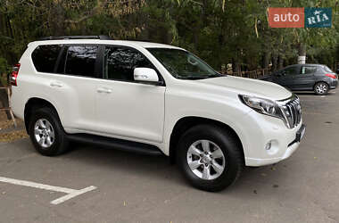 Внедорожник / Кроссовер Toyota Land Cruiser Prado 2017 в 